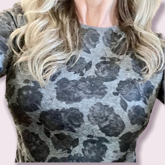 Calvin Klein Quilted Black & Gray Floral Dress with Flared Sleeves Size 4 - Picture 5 of 8